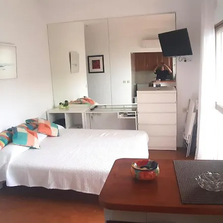 Estudio De Ensueno A Pie De Playa En En El Skol