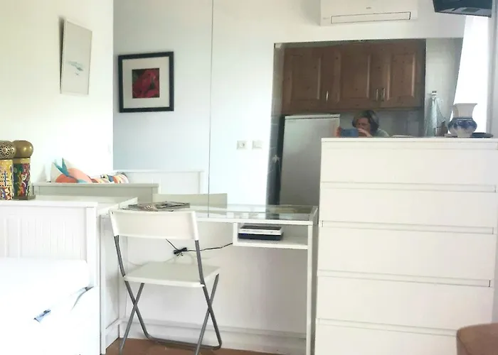 Estudio De Ensueno A Pie De Playa En En El Skol Marbella